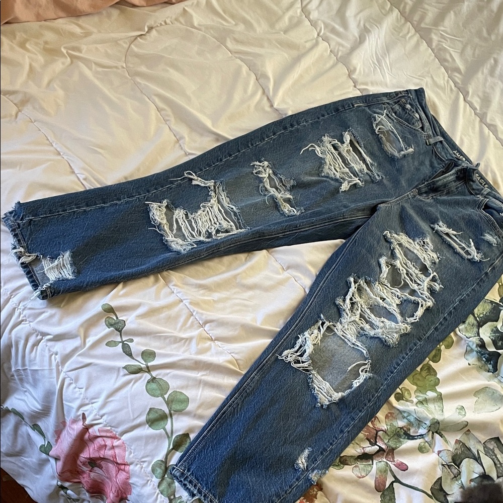 American Eagle Outfitters Ripped Blue Jeans